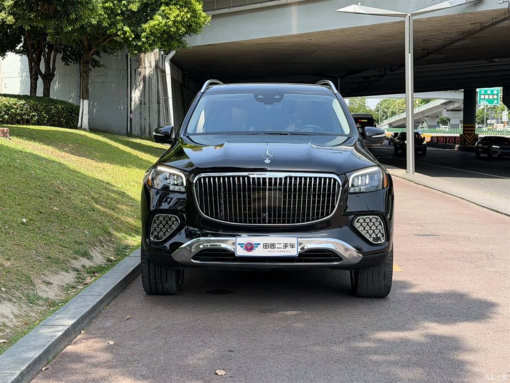 Maybach GLS, 2022 2