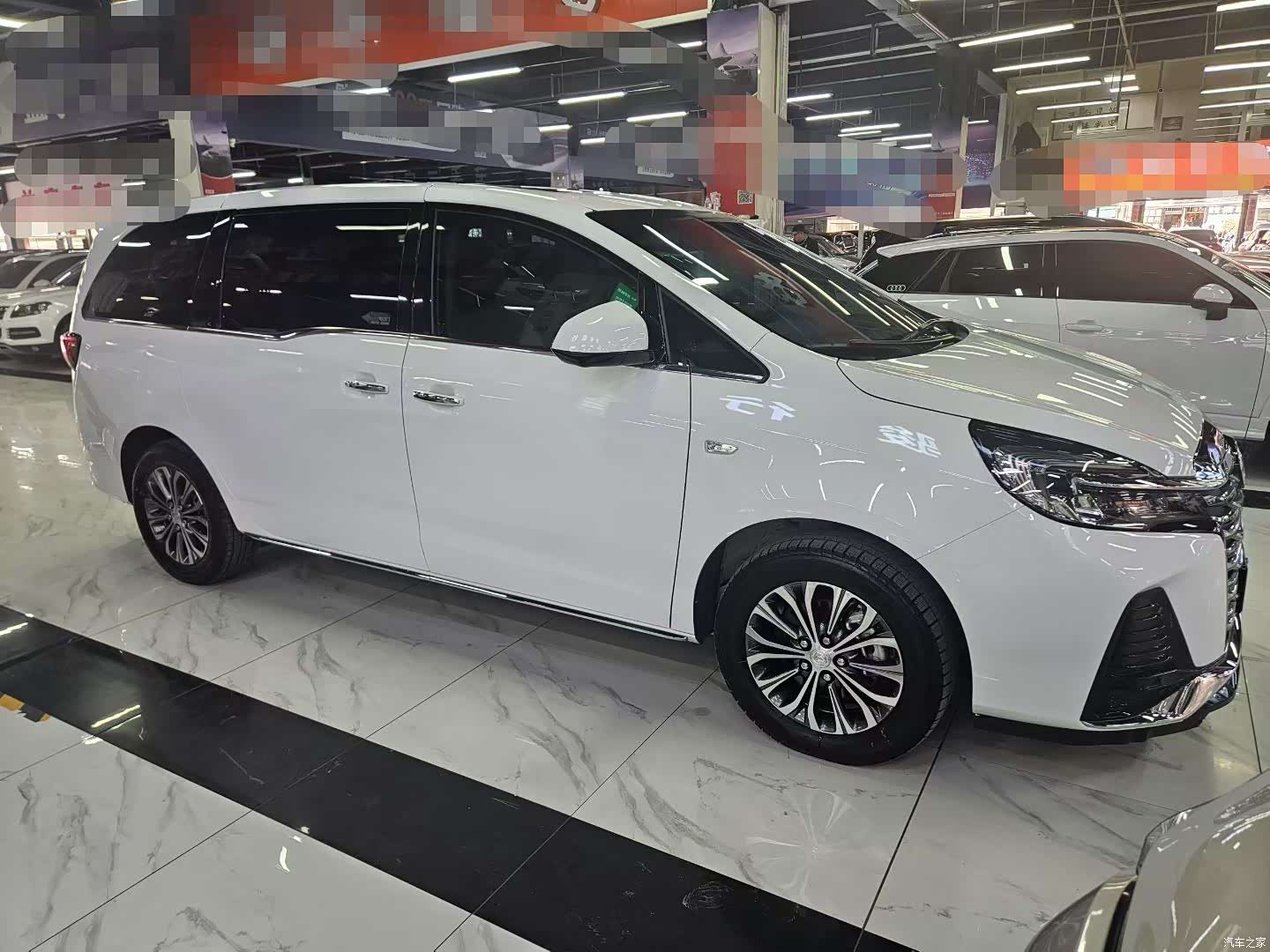Buick GL8, 2024 3