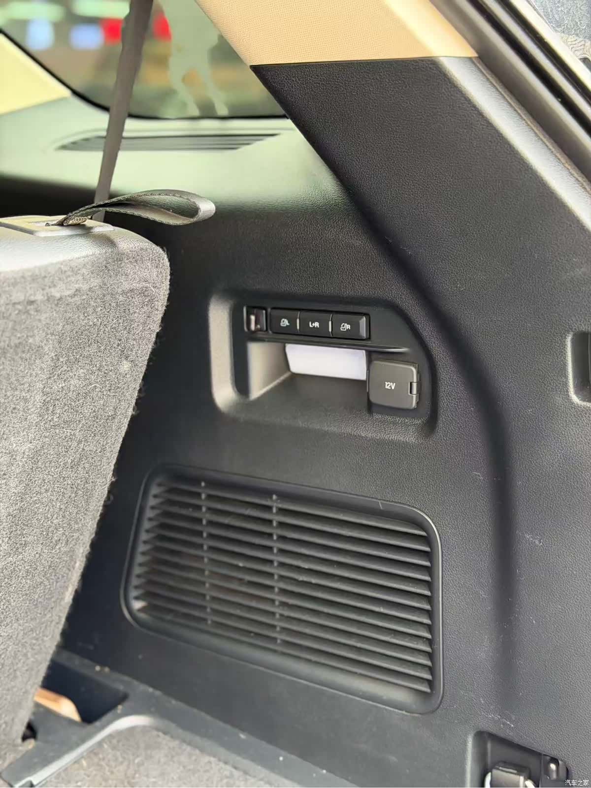 Ford Explorer, 2022 9