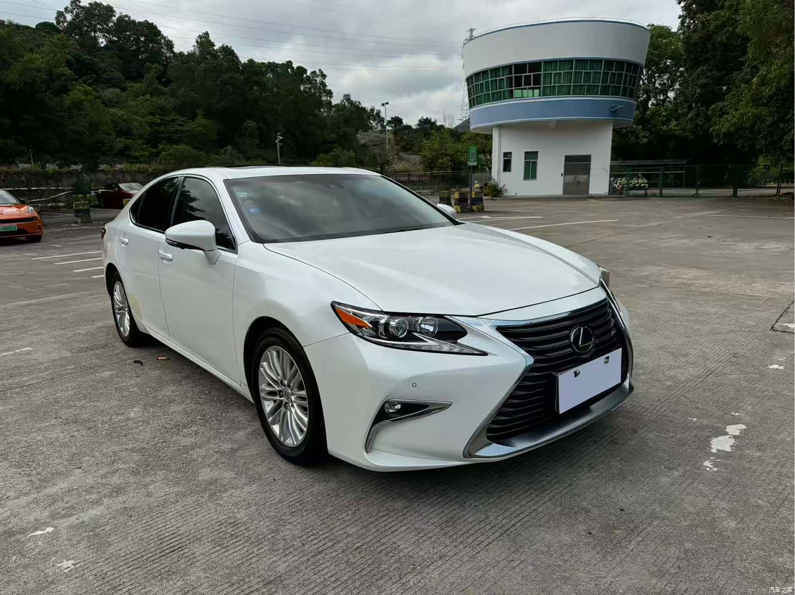Lexus ES, 2017 3