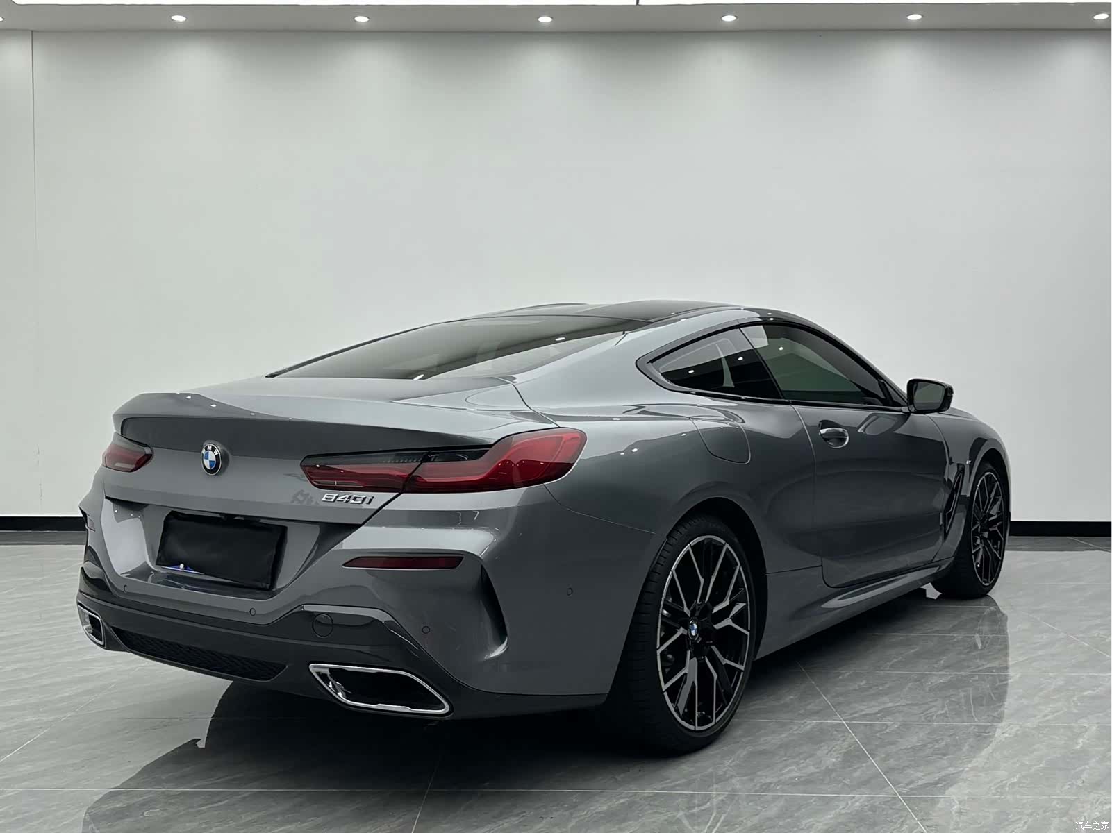 BMW 8 Series, 2025 4