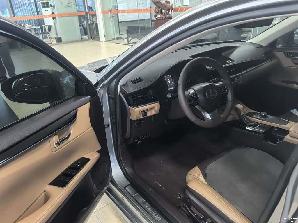 Lexus ES, 2017 7