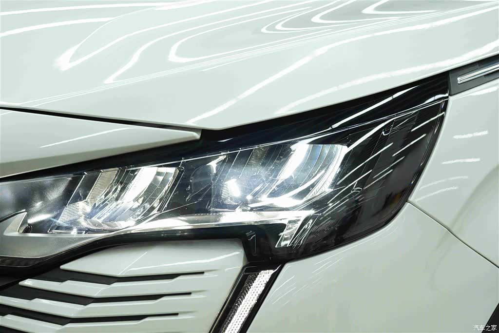 Peugeot 5008, 2023 9