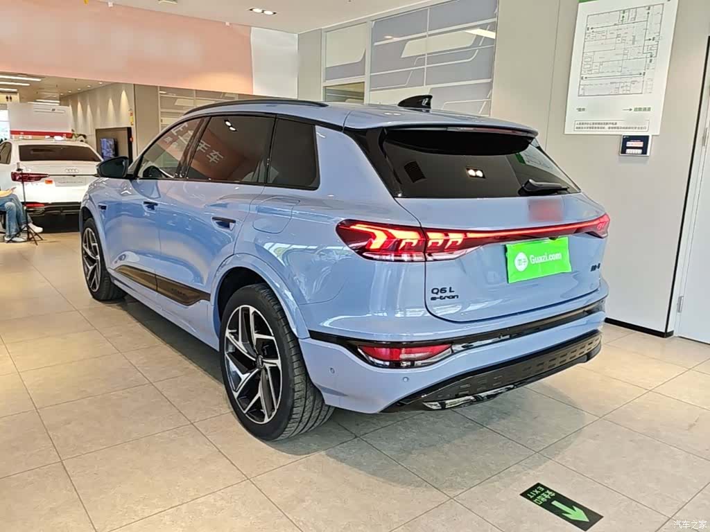 Audi e-tron, 2025 все фото