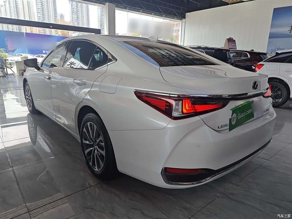 Lexus ES, 2023 23