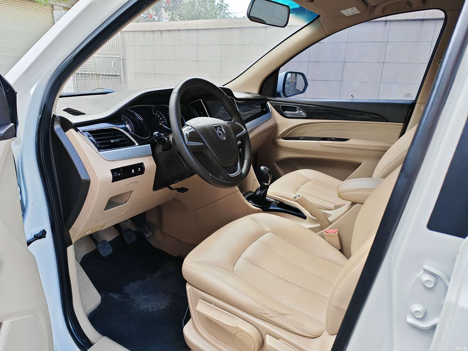 Wuling 730, 2017 4