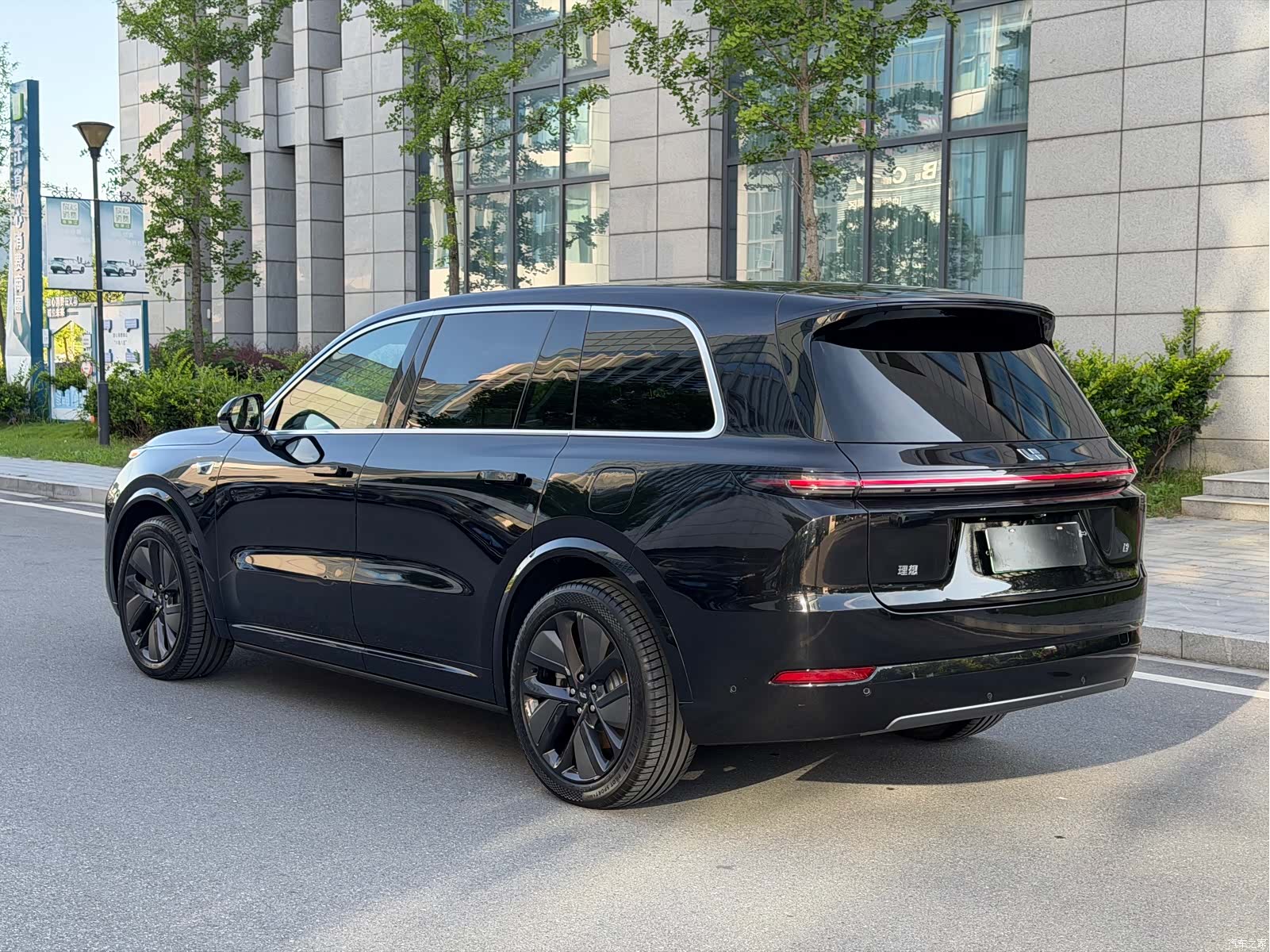 Li Auto L9, 2023 все фото