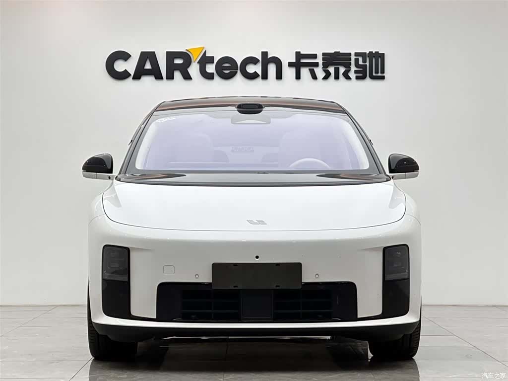 Li Auto i8, 2025 7