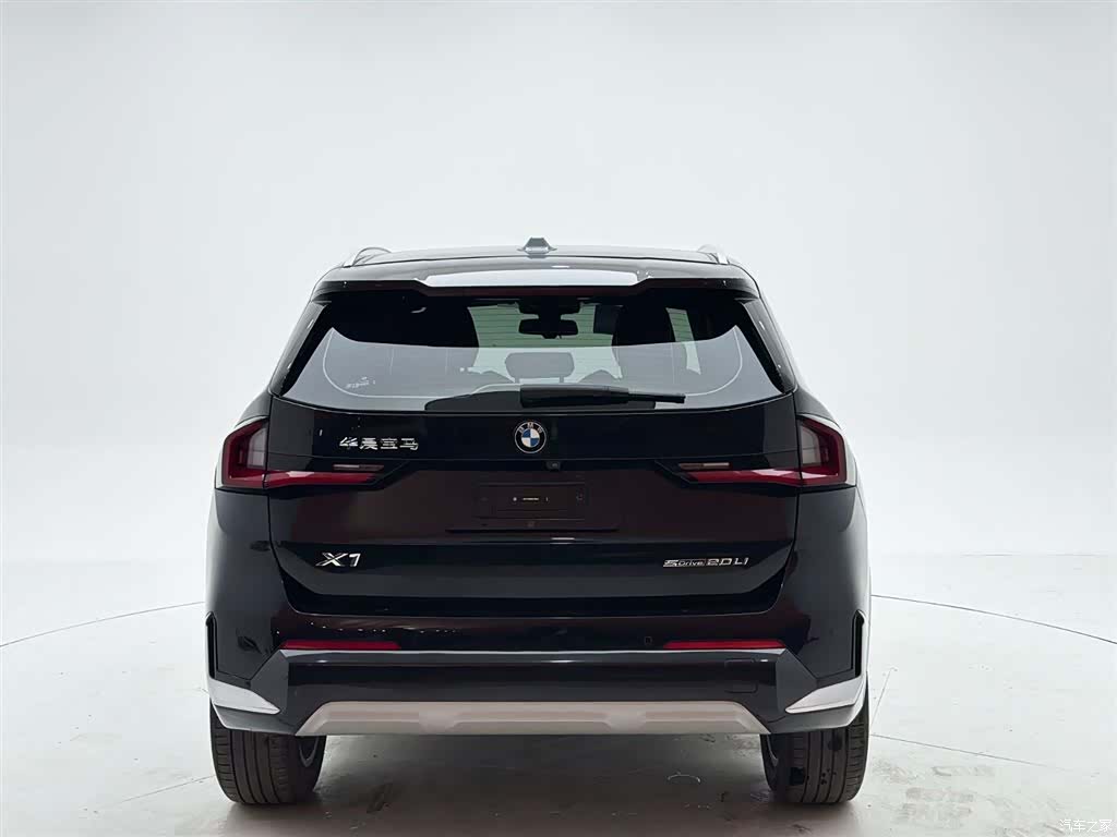 BMW X1, 2023 все фото