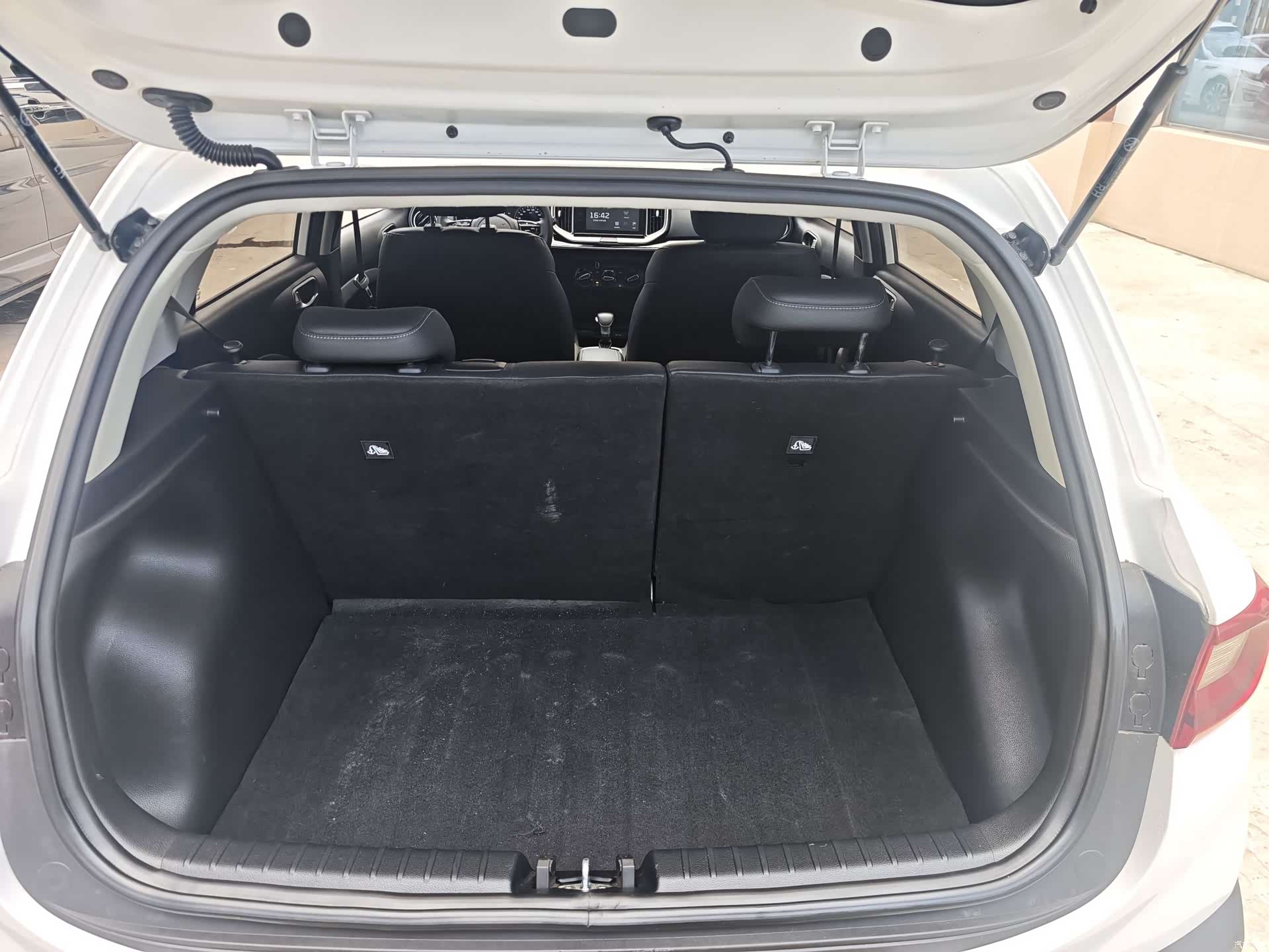 Kia KX1, 2021 12