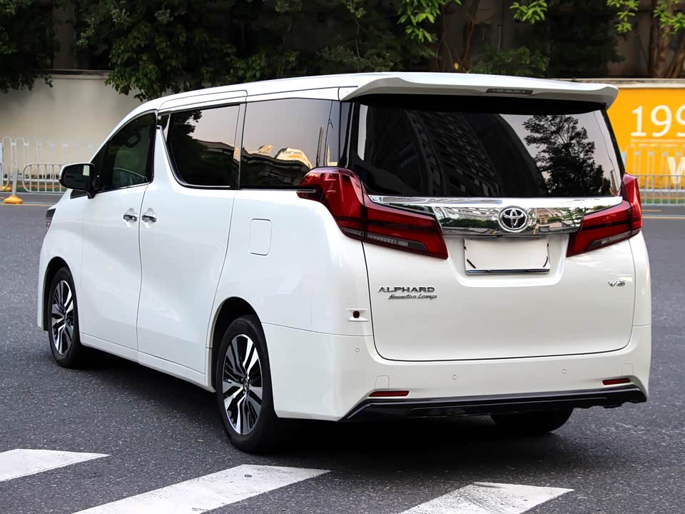 Toyota Elfa