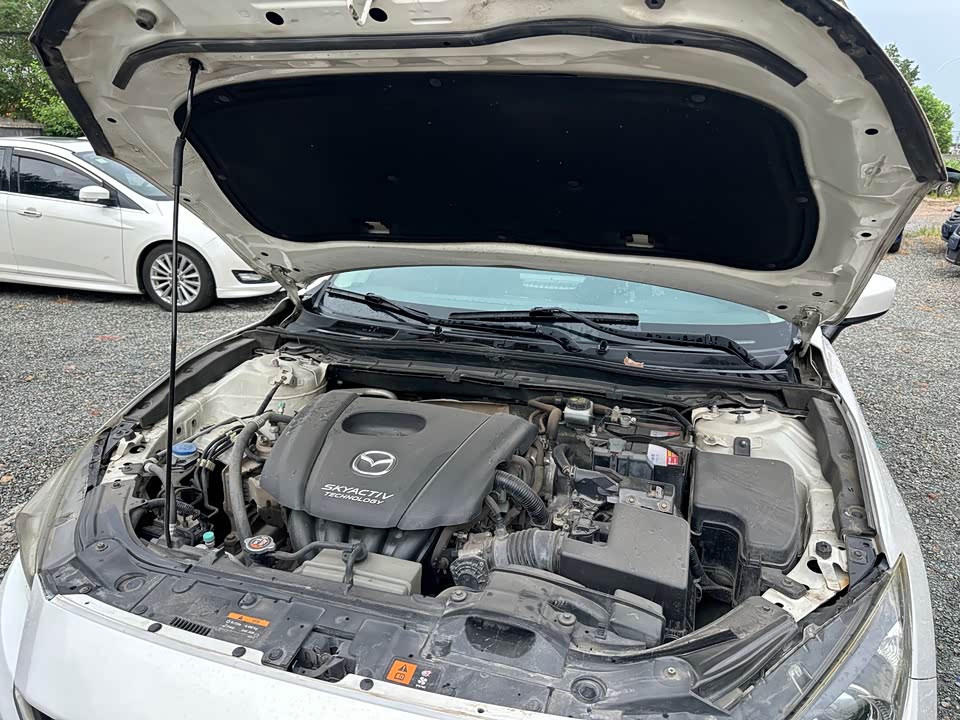 Mazda 3 Angkesaila