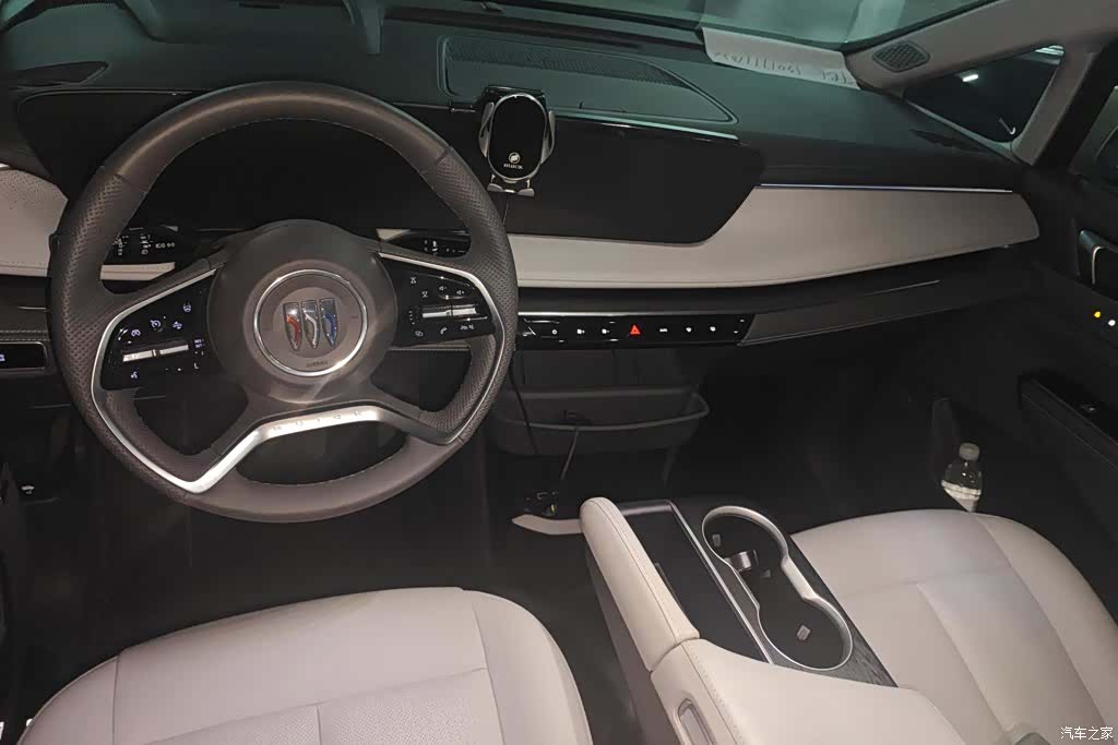 Buick GL8, 2025 12