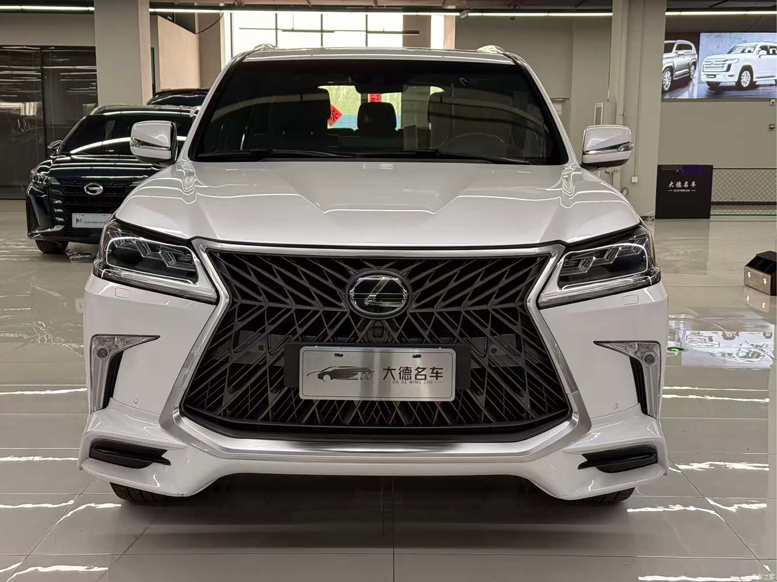 Lexus LX, 2020 1