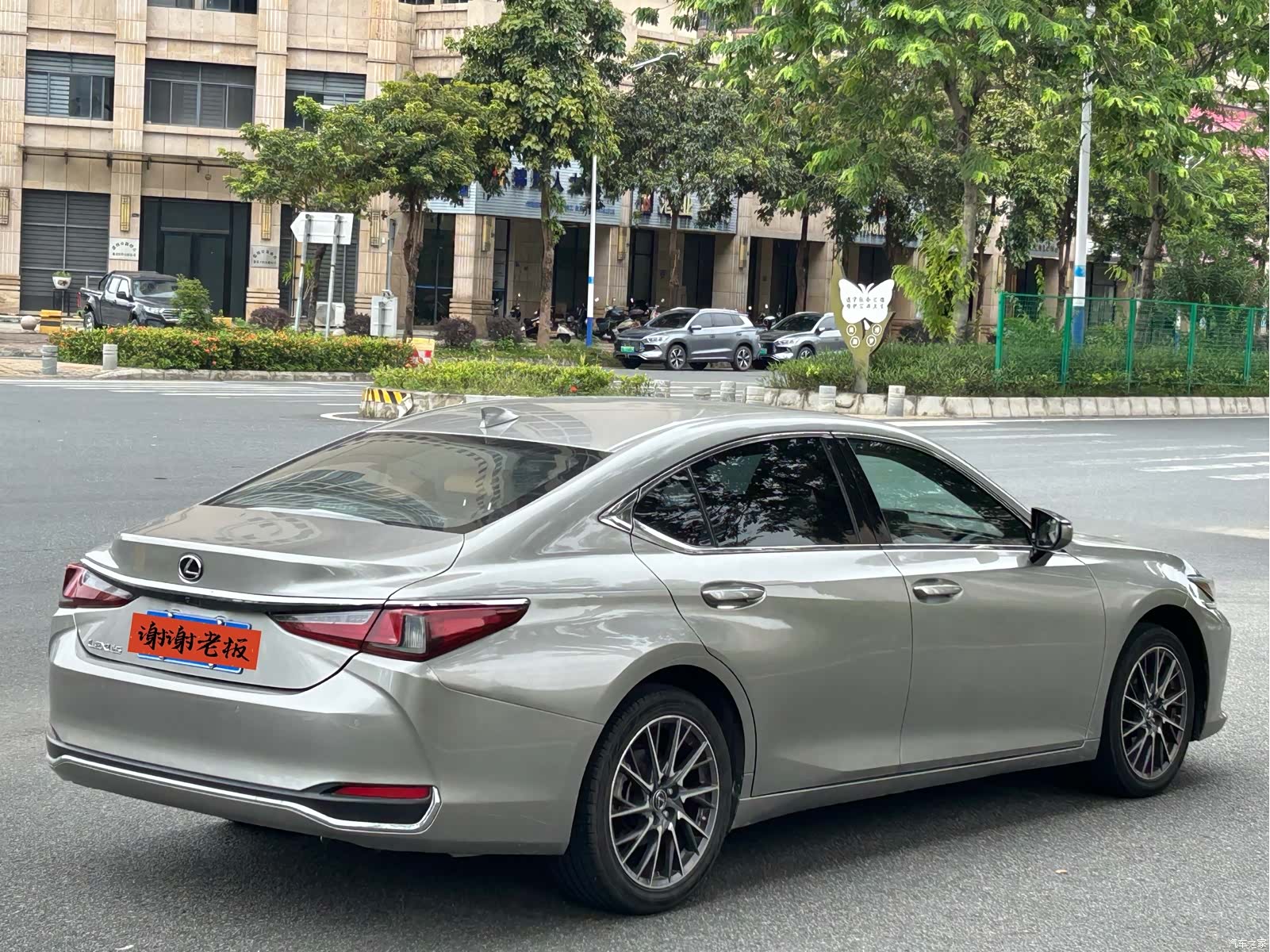 Lexus ES, 2020 9