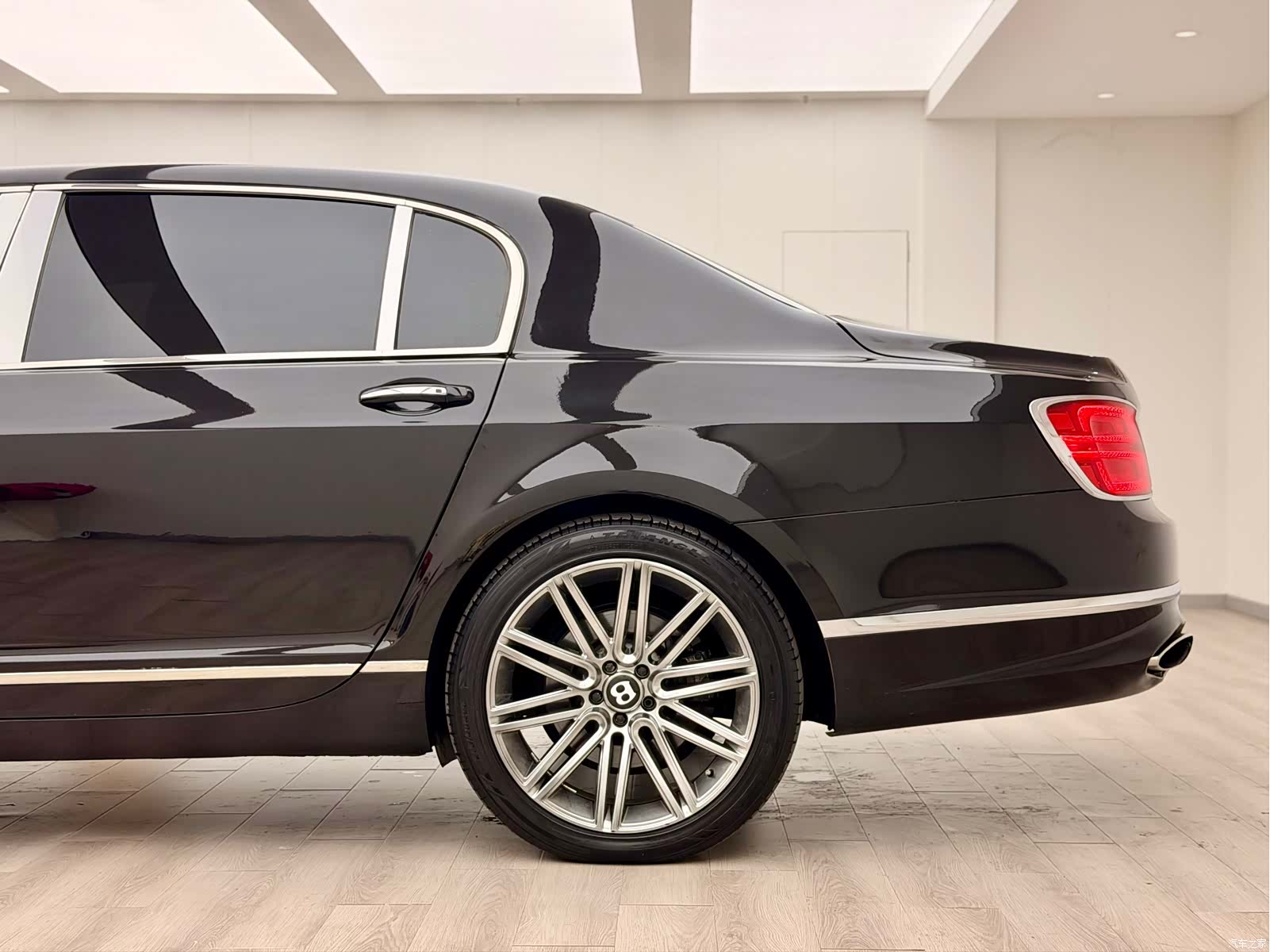 Bentley Flying Spur, 2010 10