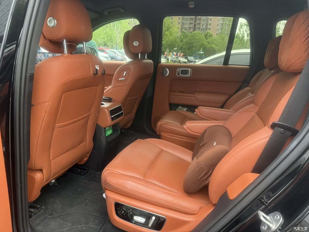 Li Auto L8, 2023 все фото