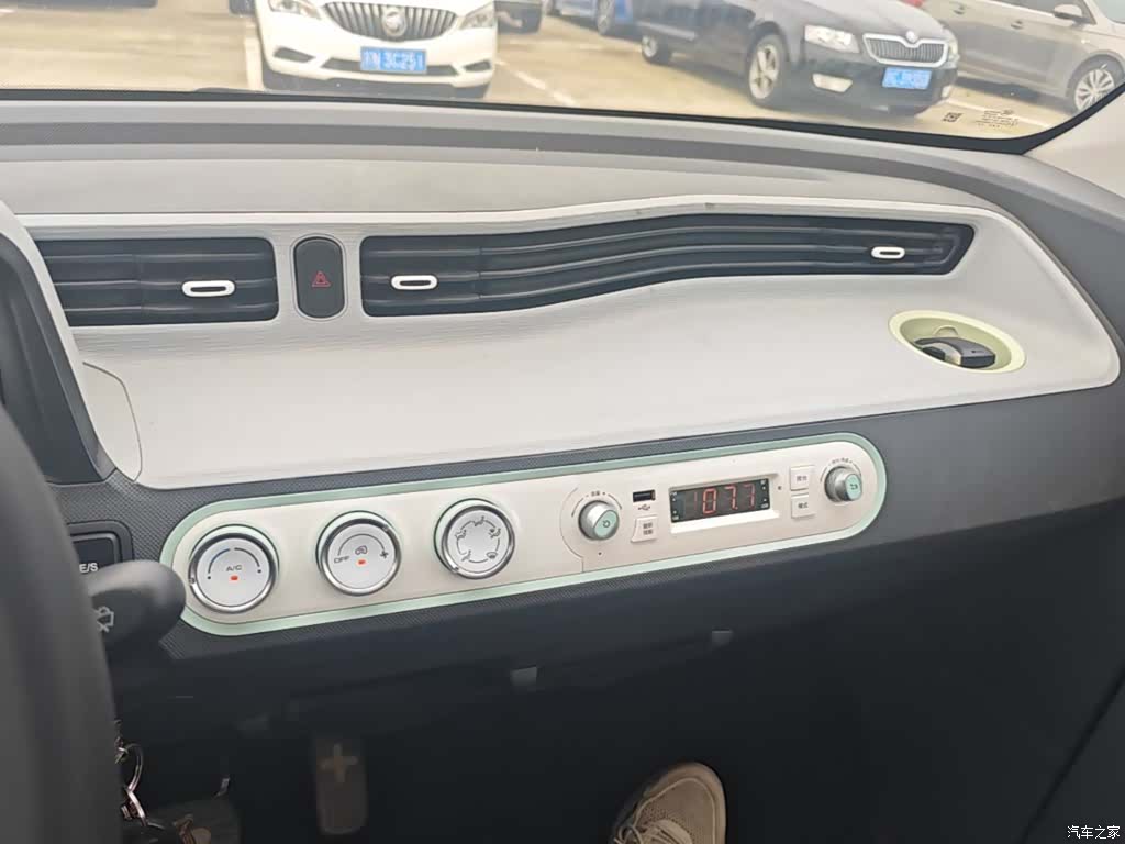 Wuling MINIEV, 2021 13