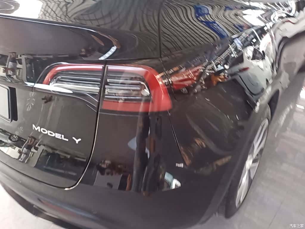 Tesla Model Y, 2023 8