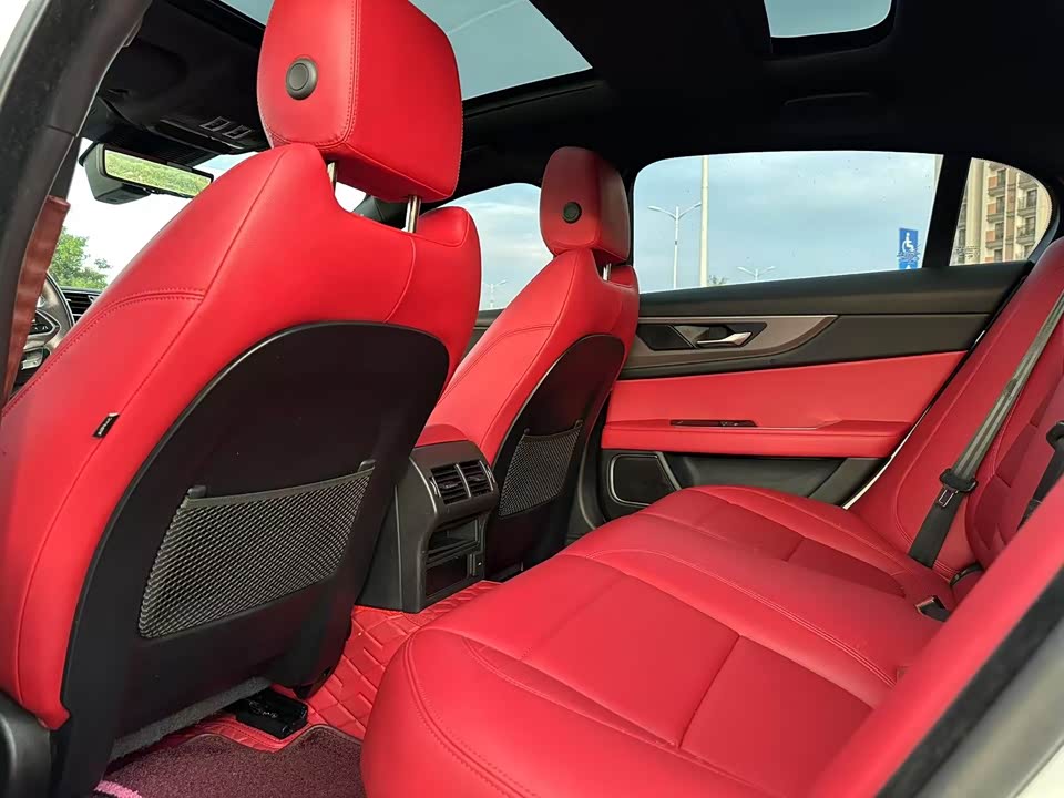 Jaguar XEL Jaguar XEL