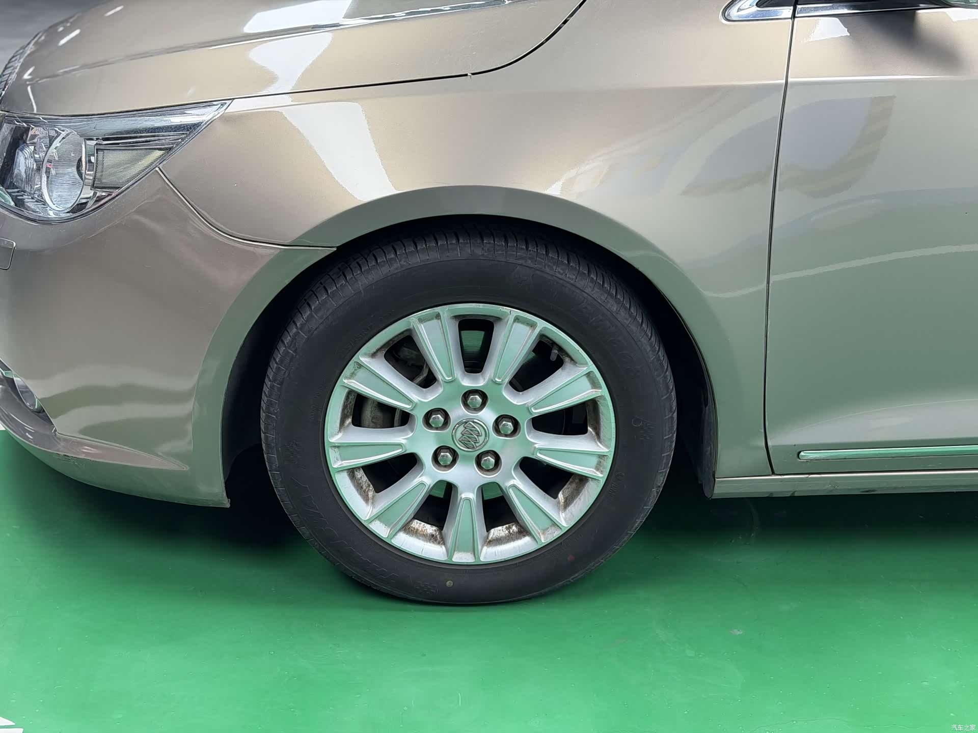 Buick LaCrosse, 2012 4