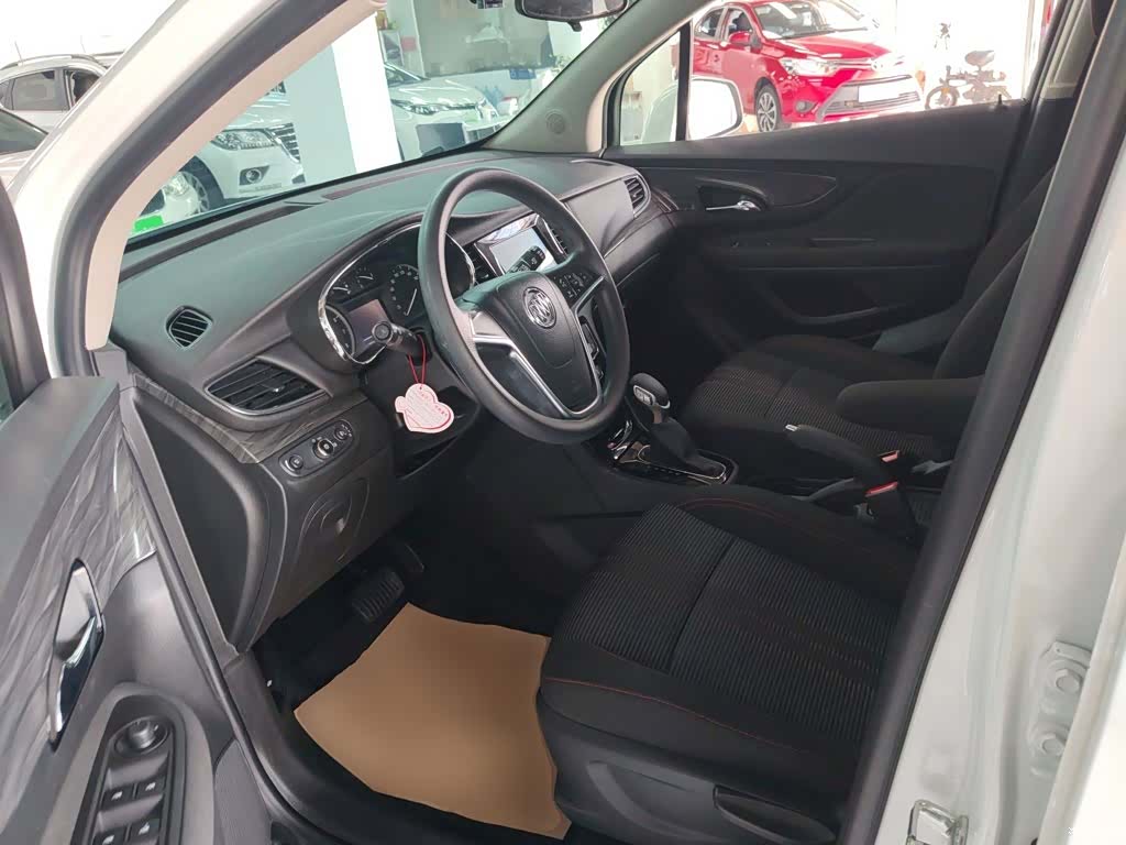 Buick Encore, 2019 11