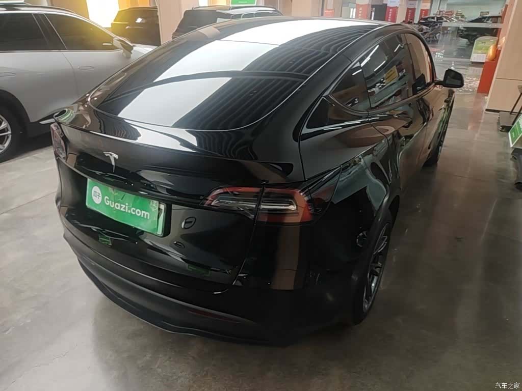 Tesla Model Y, 2023 7