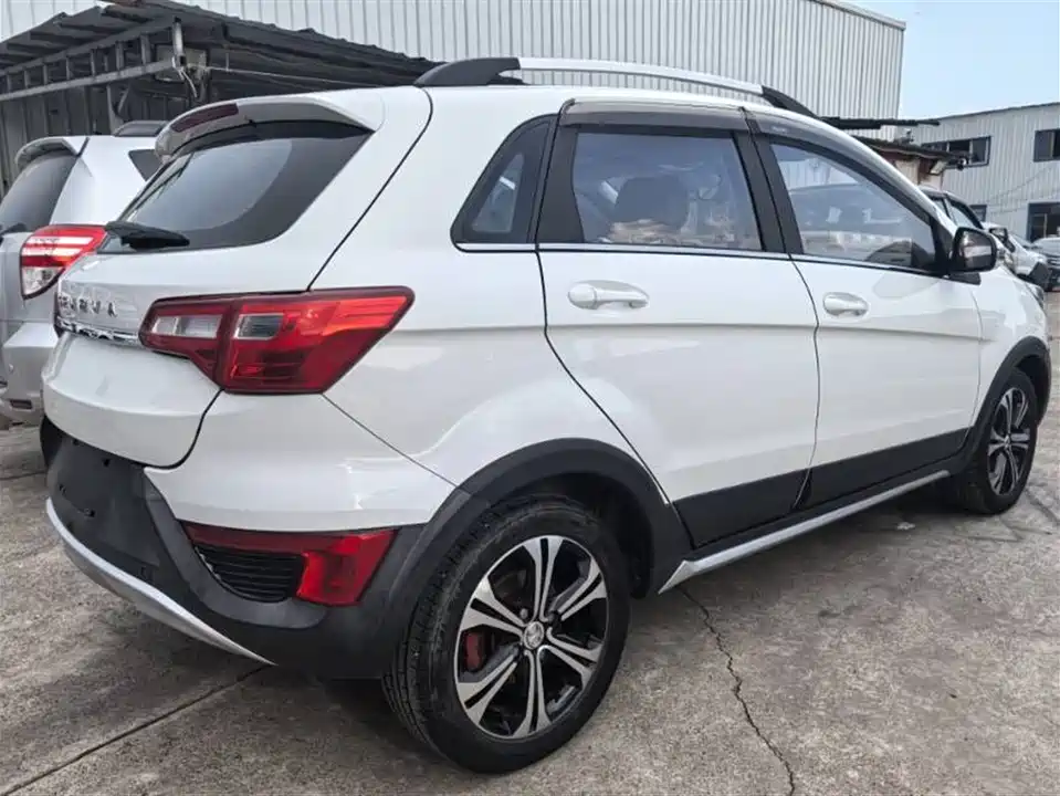 BAIC Shenbao X25