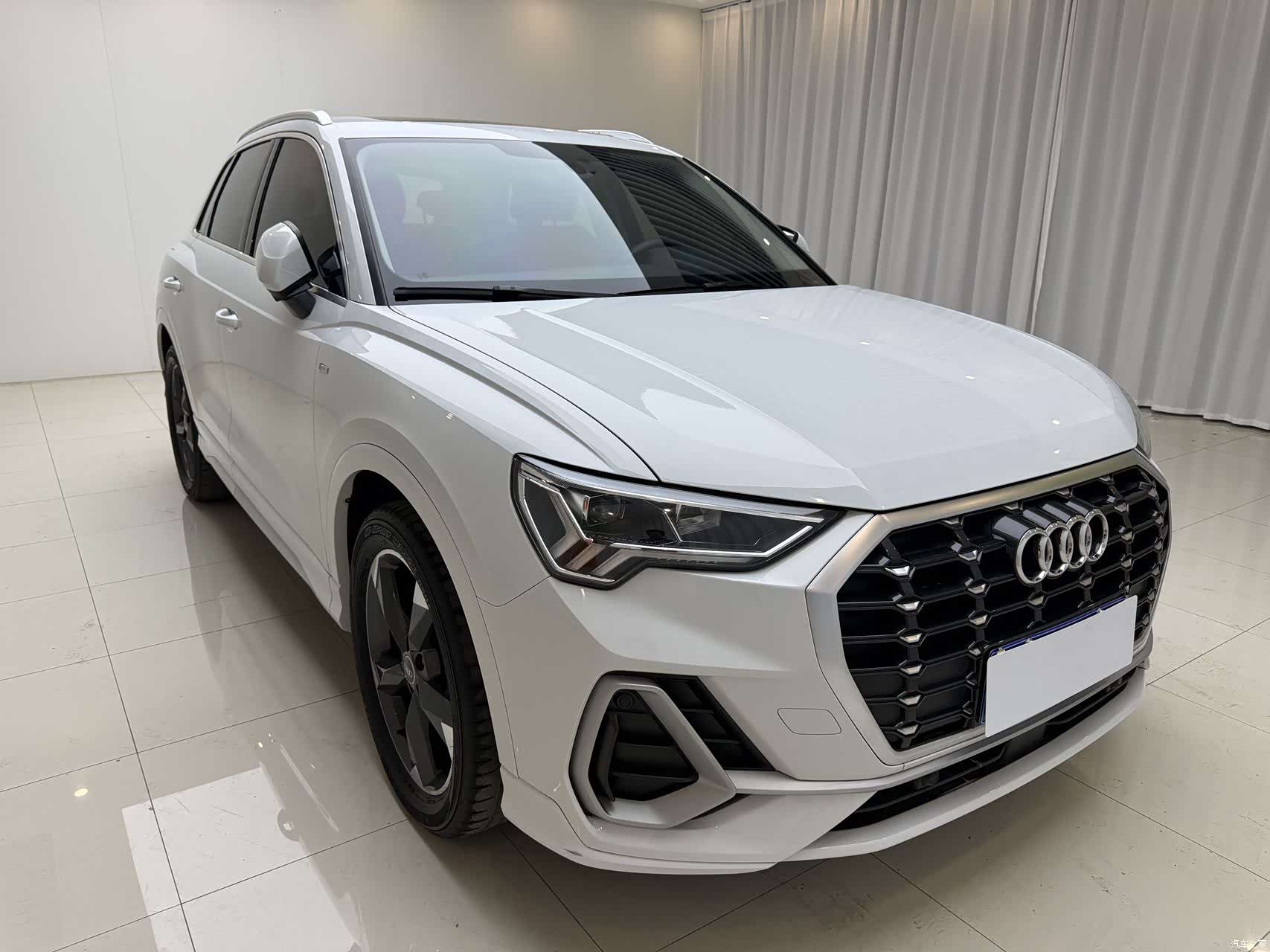 Audi Q3, 2022 3