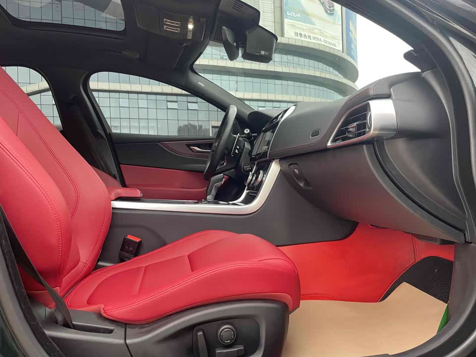 Jaguar XEL Jaguar XEL