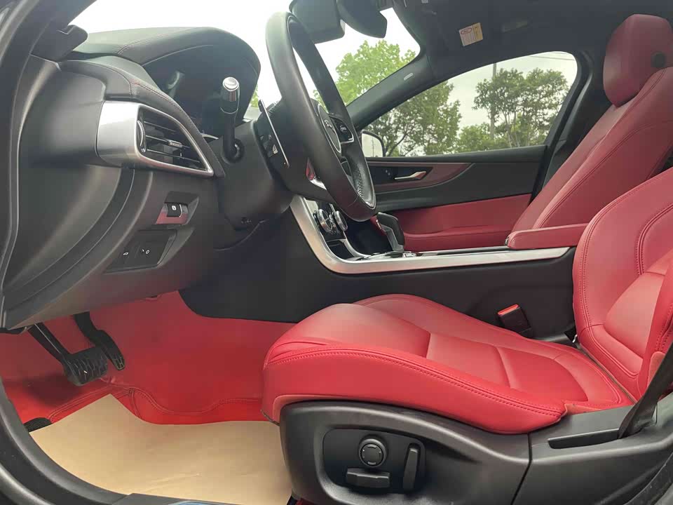 Jaguar XEL Jaguar XEL