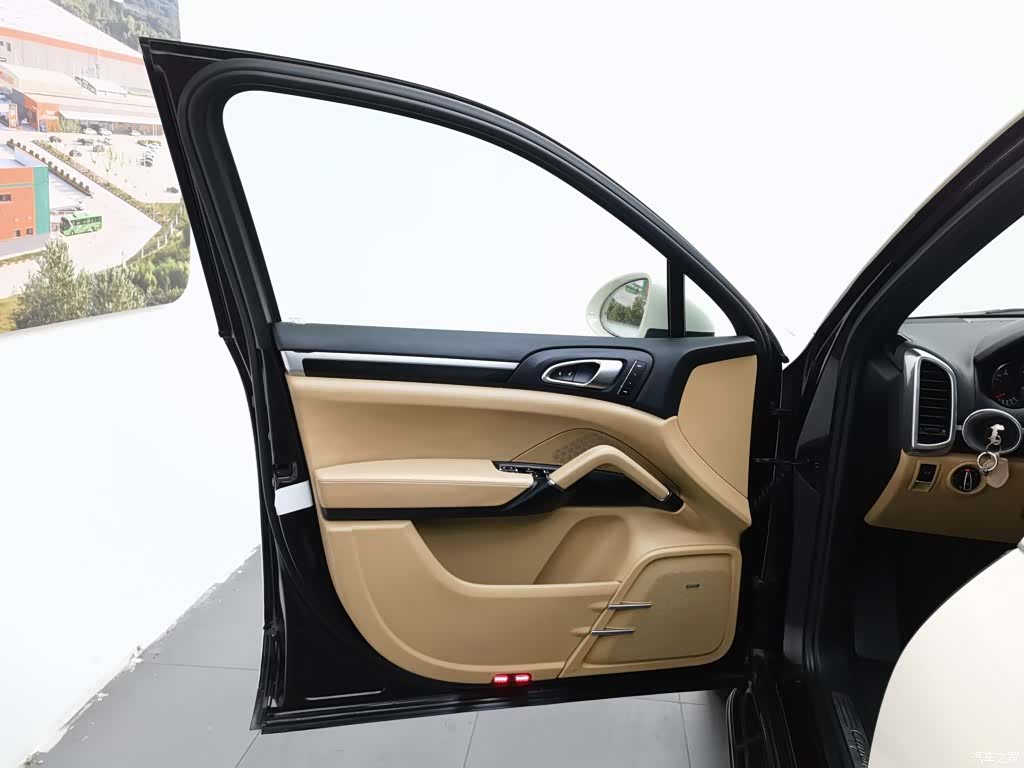 Porsche Cayenne, 2015 8