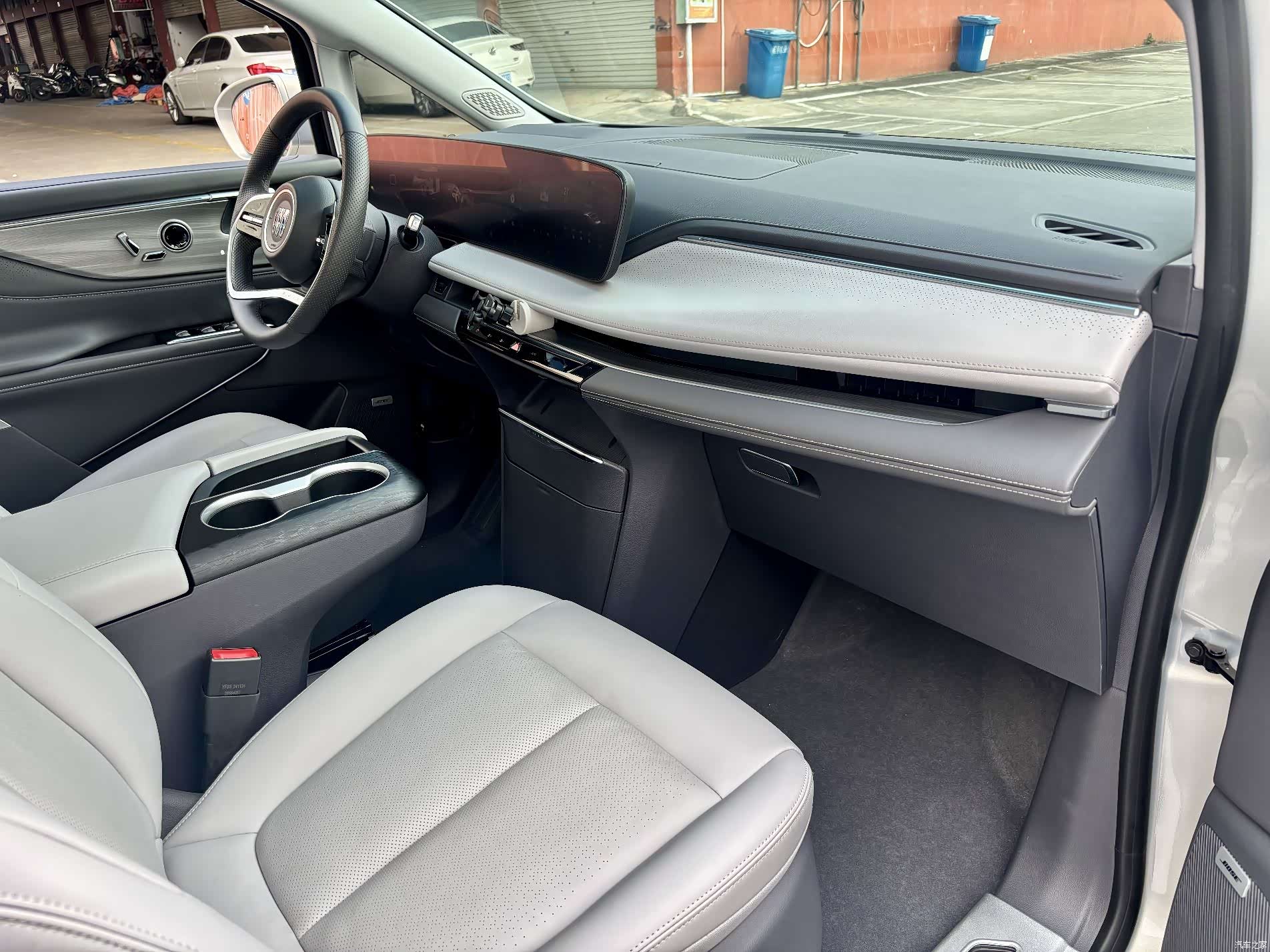 Buick GL8, 2025 10