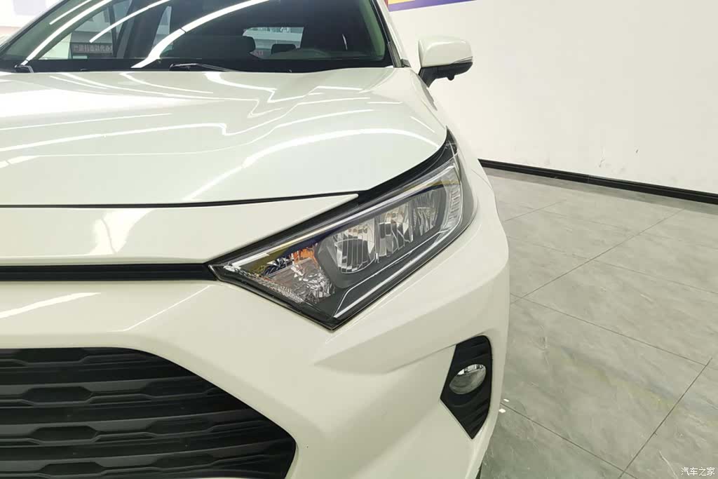 Toyota RAV4, 2020 все фото