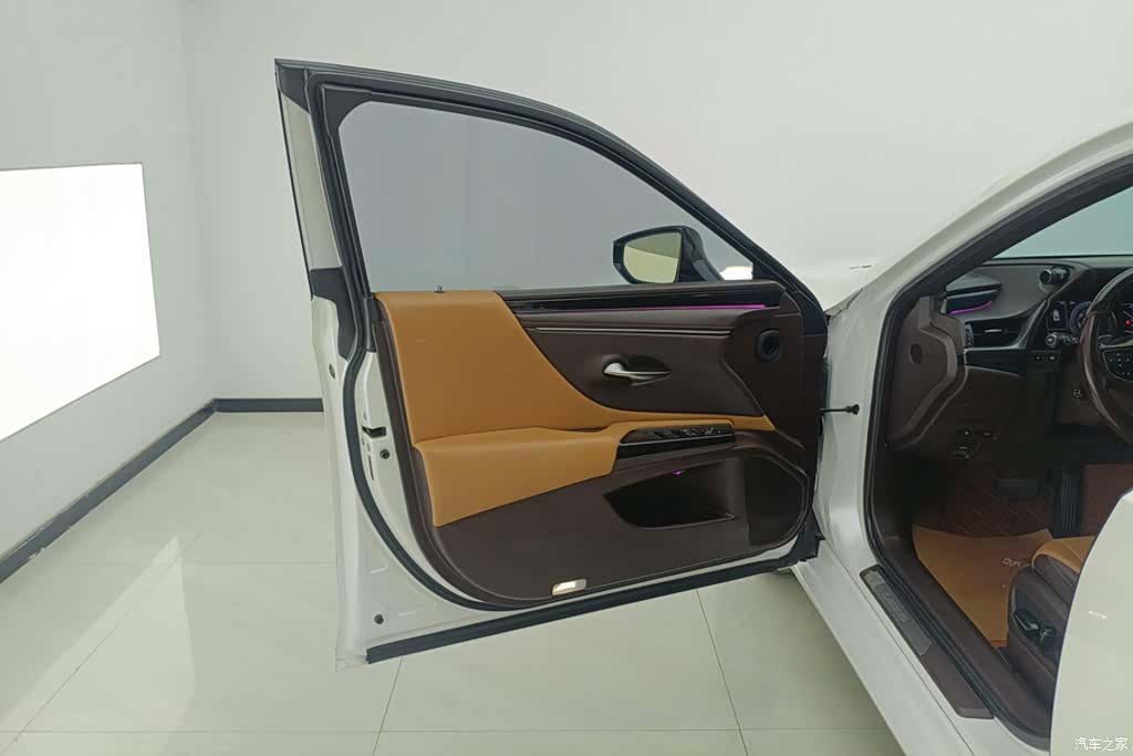 Lexus ES, 2020 7
