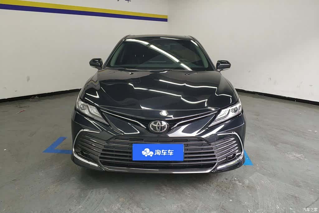 Toyota Camry, 2023 2