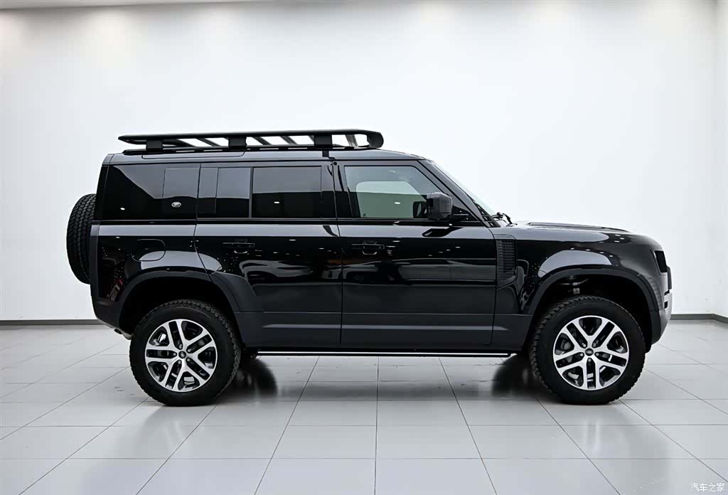 Land Rover Defender, 2024 6