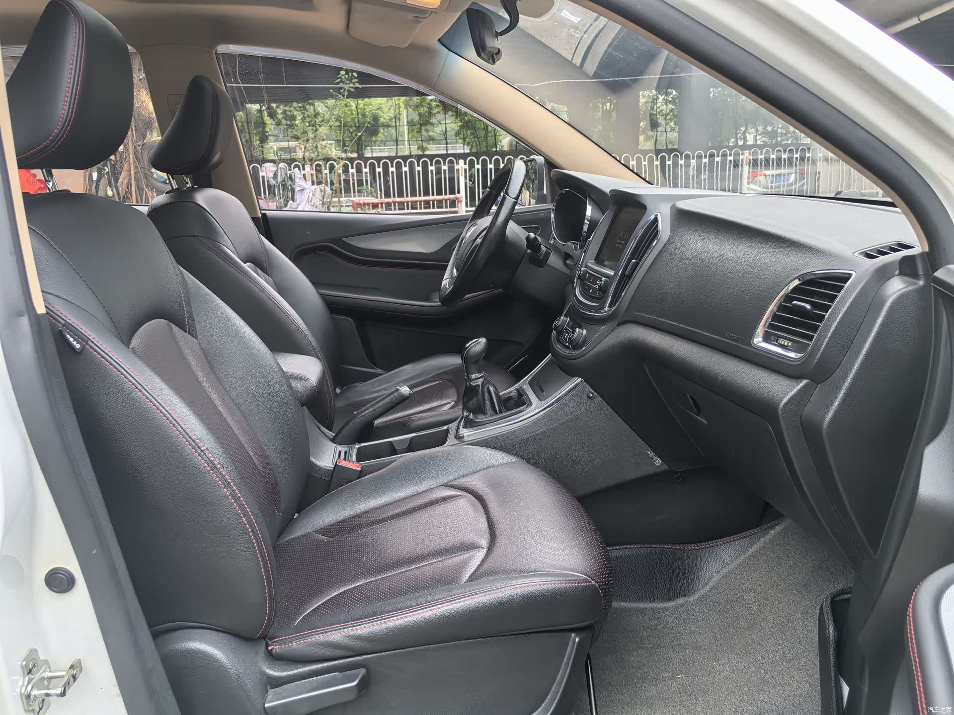Wuling 560, 2015 14