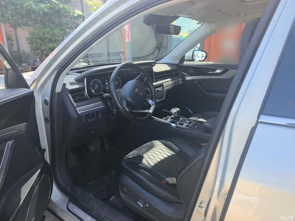 Hongqi HS5, 2022 12
