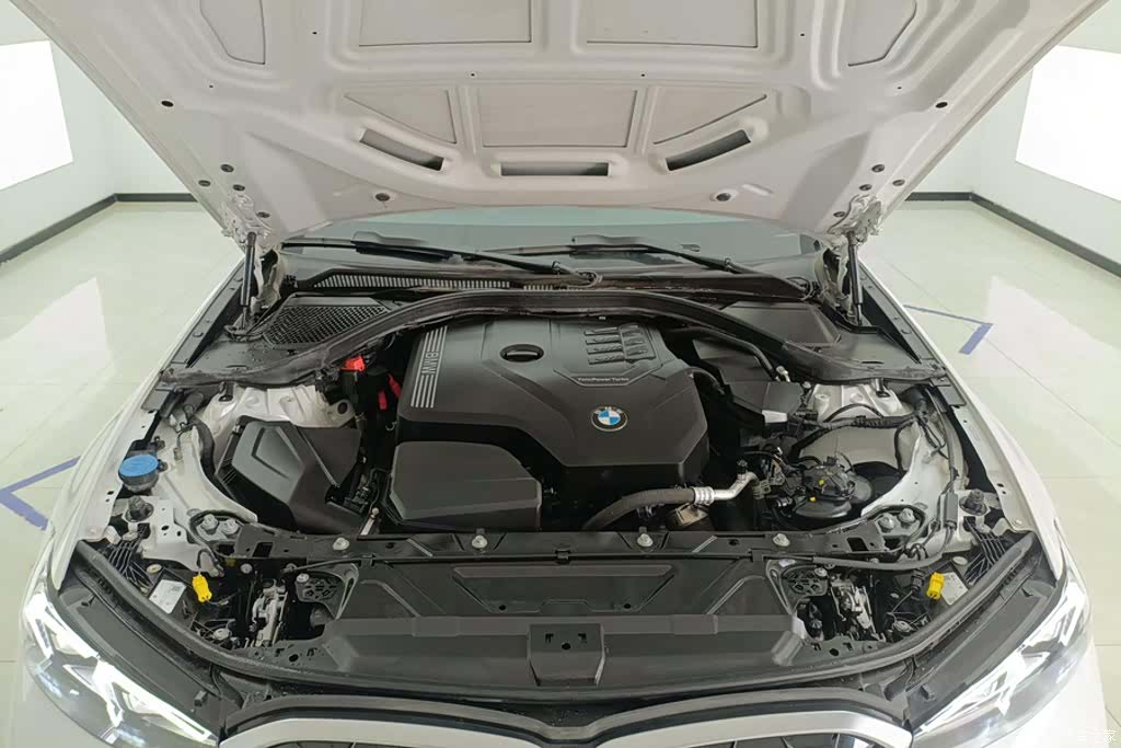 BMW 3 Series, 2024 10