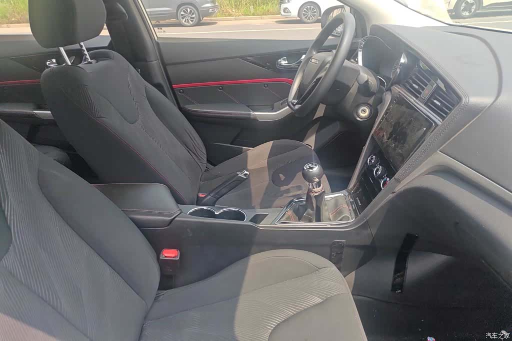 Nissan D60, 2020 8