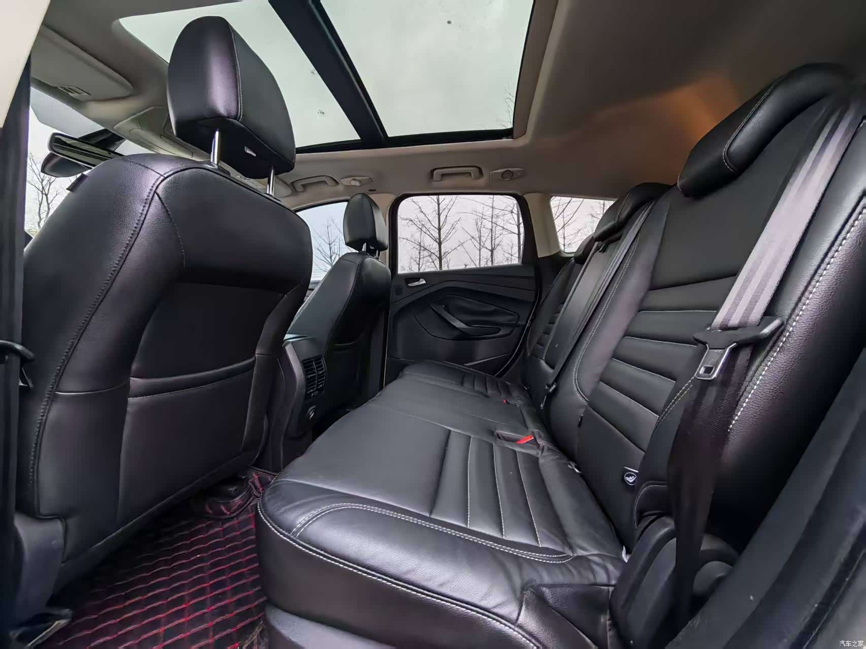 Ford Kuga, 2015 12