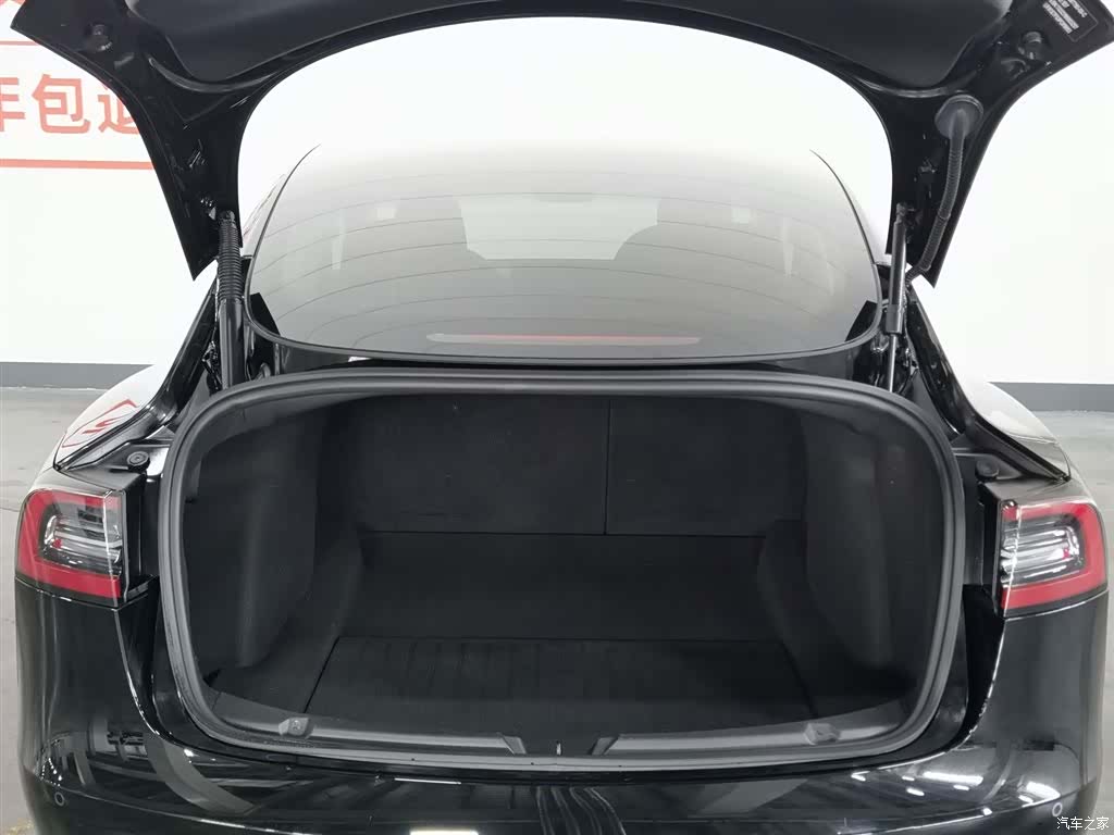 Tesla Model 3, 2023 16