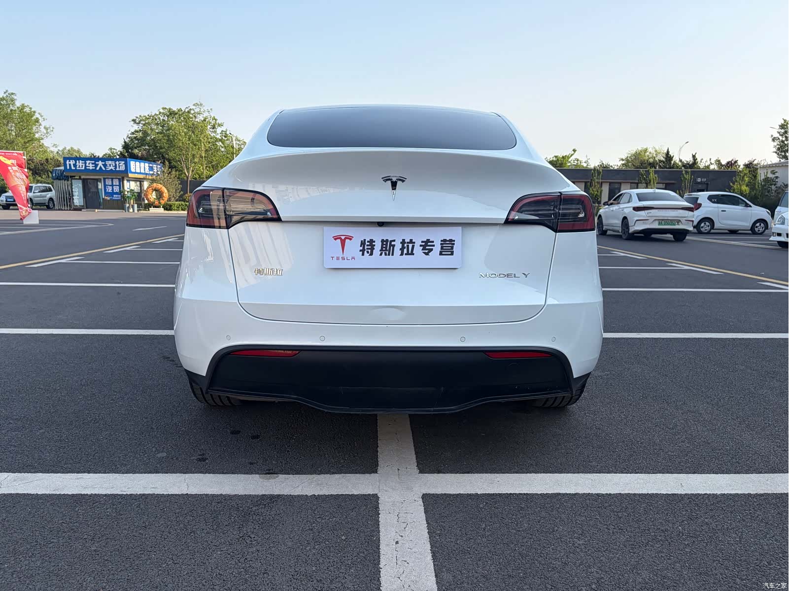 Tesla Model Y, 2023 4