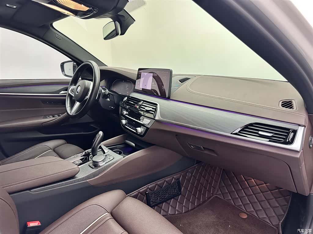 BMW 5 Series, 2021 11