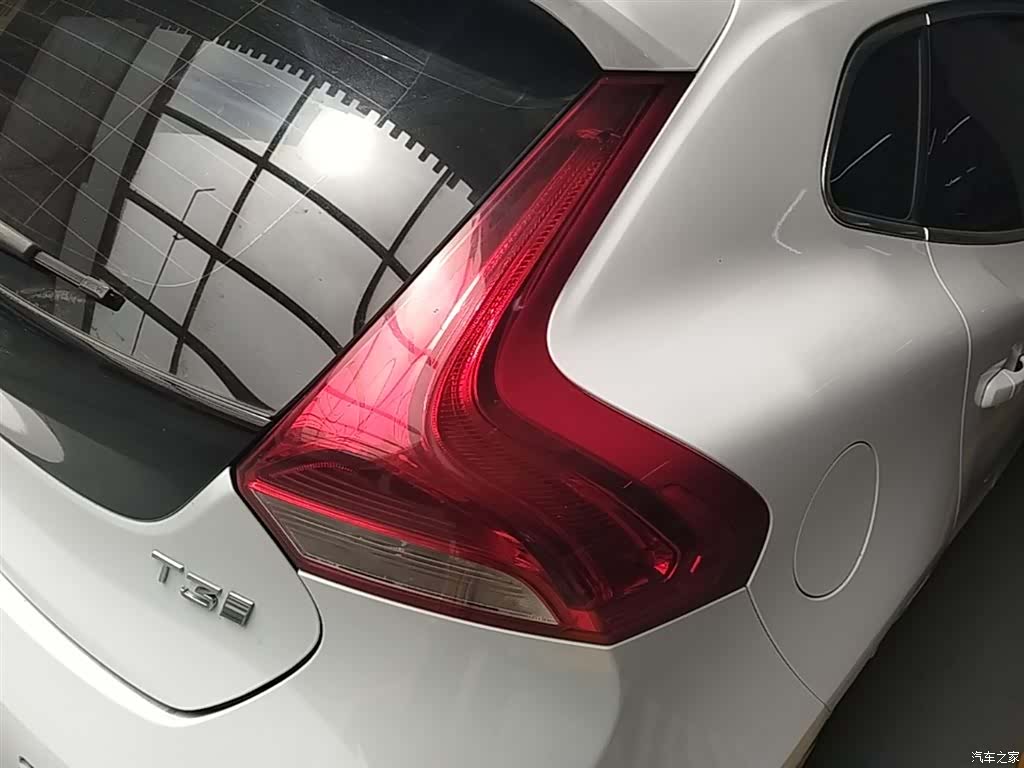 Volvo V40, 2019 8
