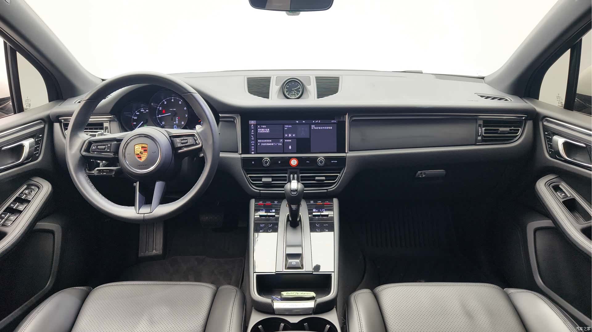 Porsche Macan, 2024 12