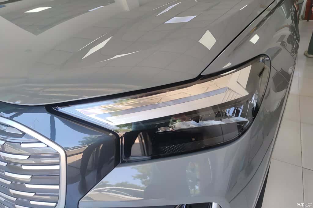 Audi Q4 e-tron, 2024 все фото