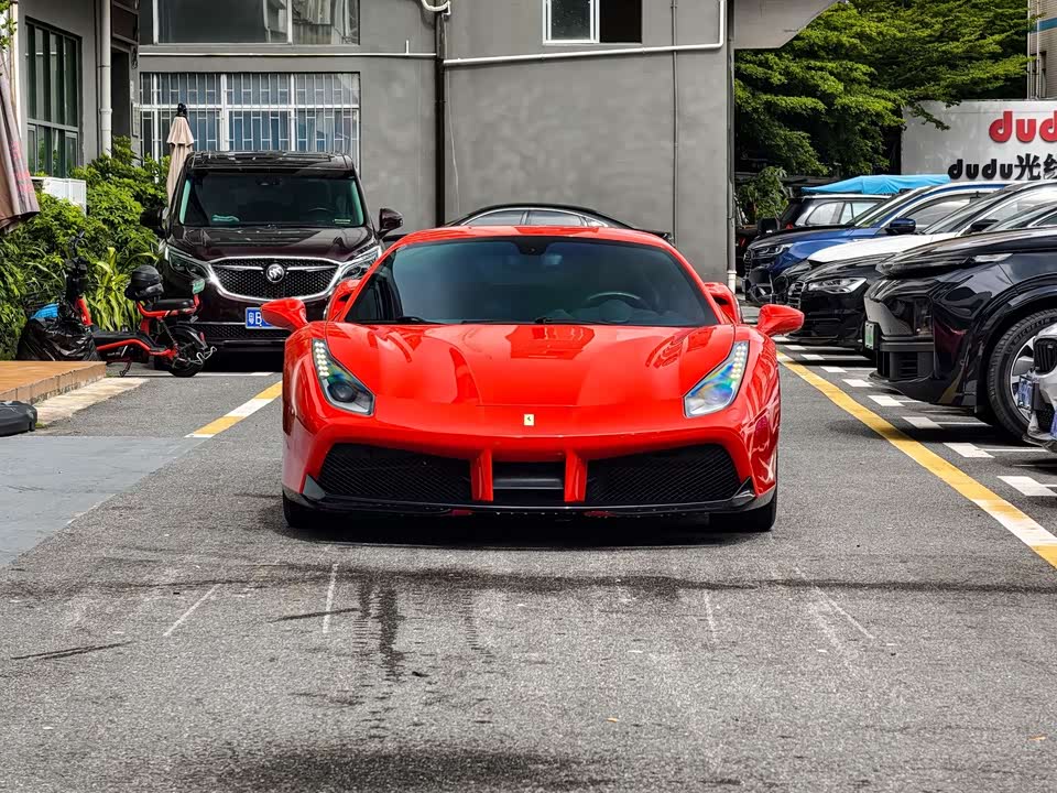 Ferrari 488