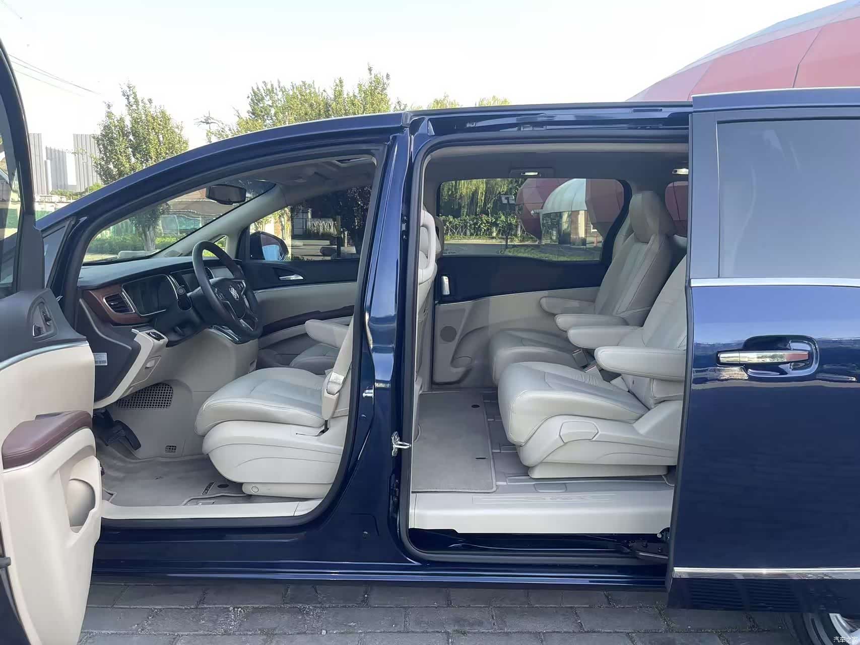 Buick GL8, 2015 13